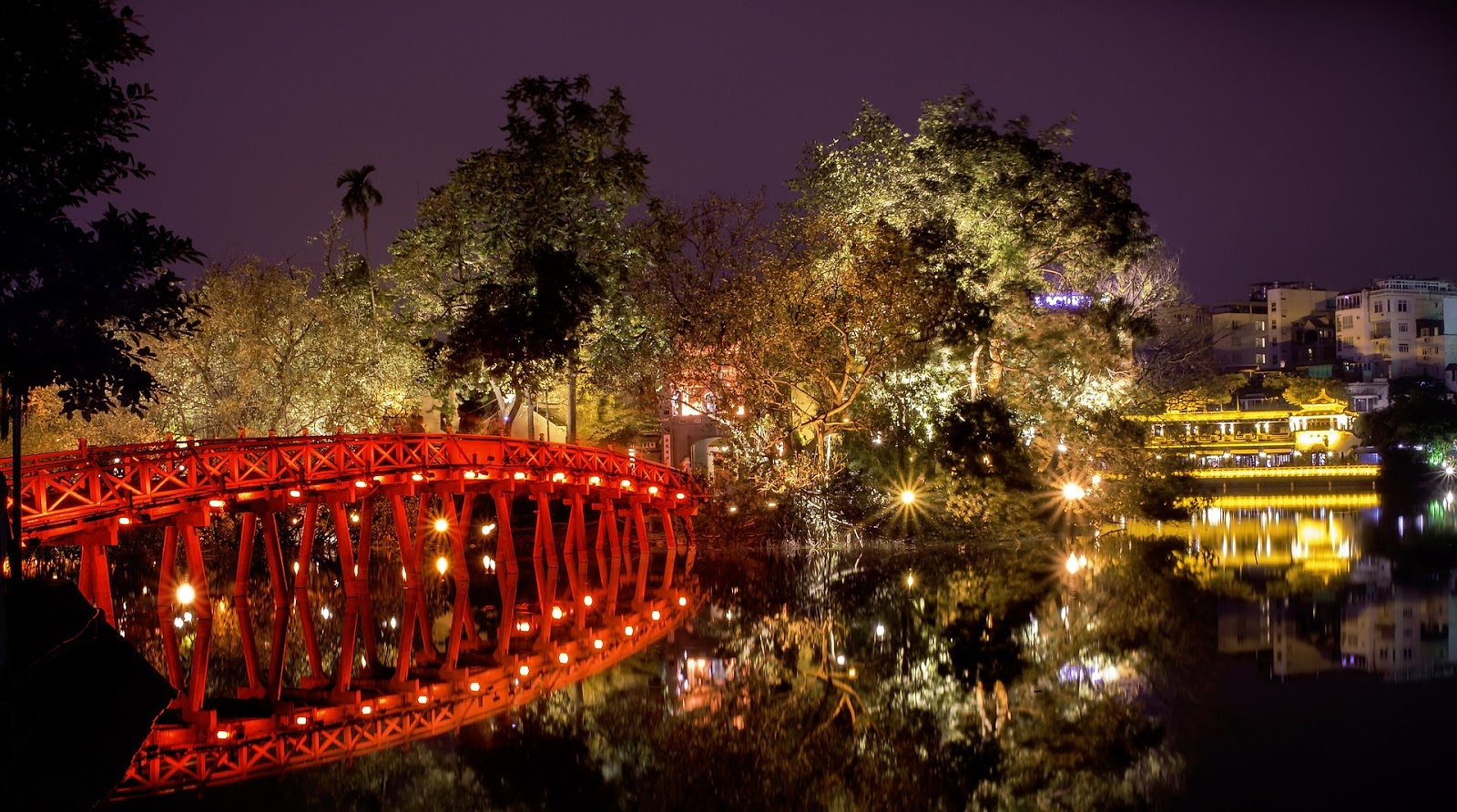 Hanoi the-huc-bridge